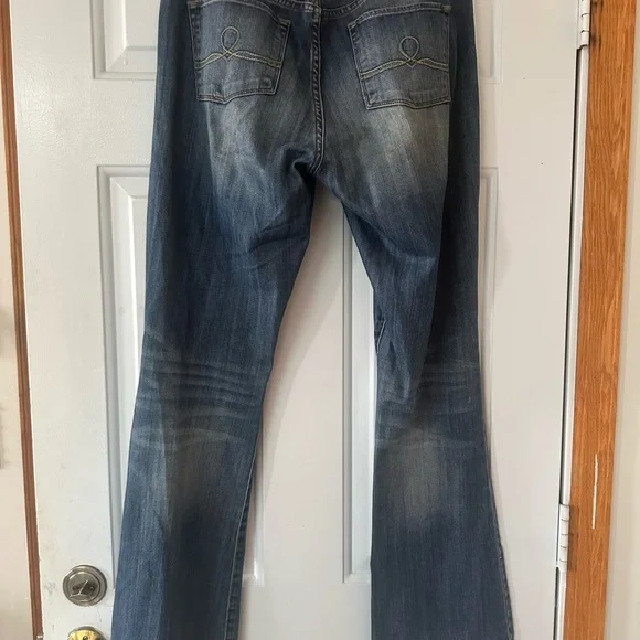 Lucky Brand Low Rise Jeans Sofia Boot. Size 12/31 long. - Picture 12 of 16